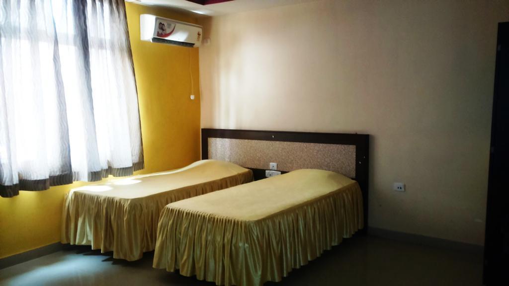 Hotel Parshuram Ґувахаті Екстер'єр фото