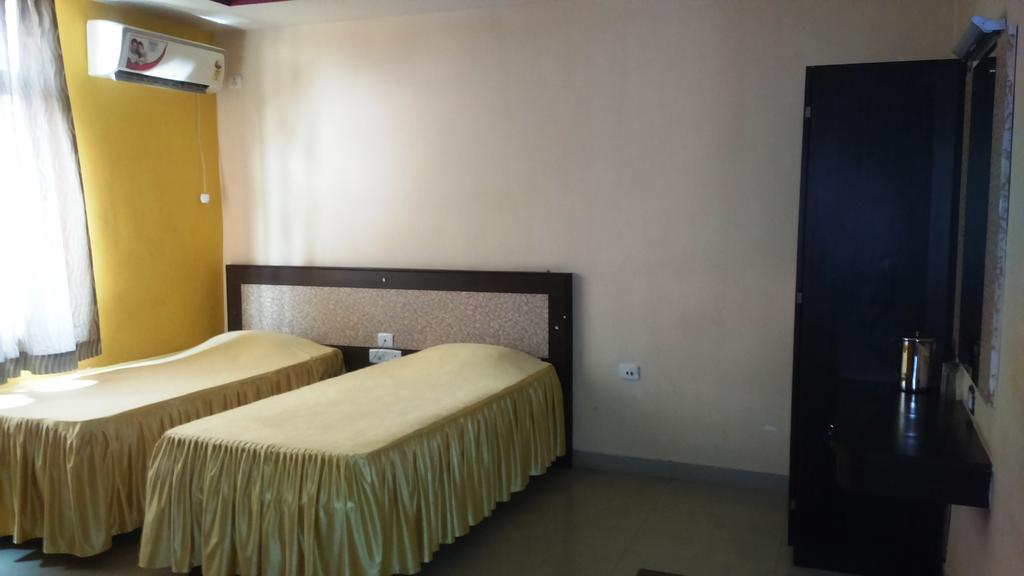 Hotel Parshuram Ґувахаті Екстер'єр фото
