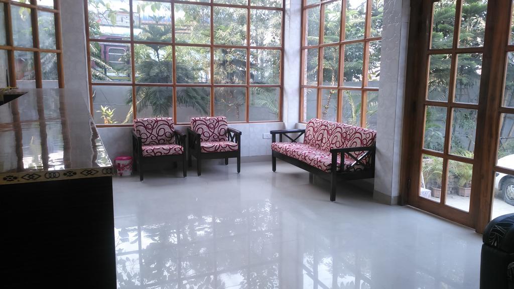 Hotel Parshuram Ґувахаті Екстер'єр фото